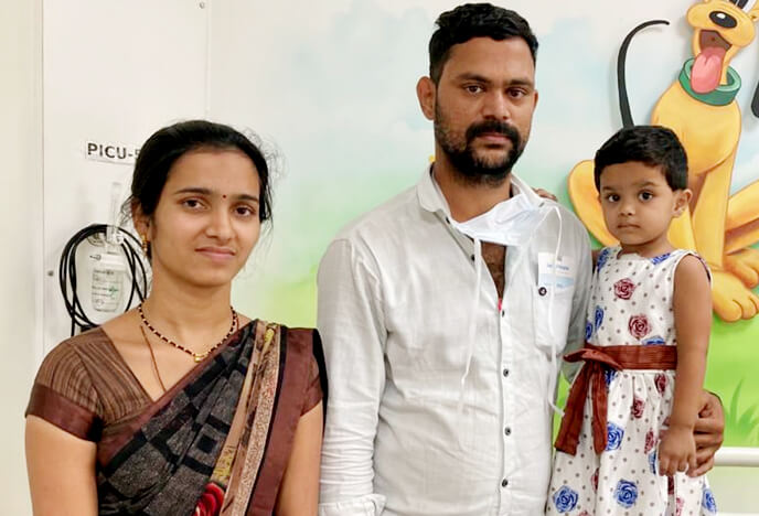 Oviwith her parents Pooja and Daneshwar Dahibhate